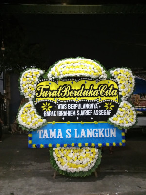 Papan Bunga Duka di Tiomneri